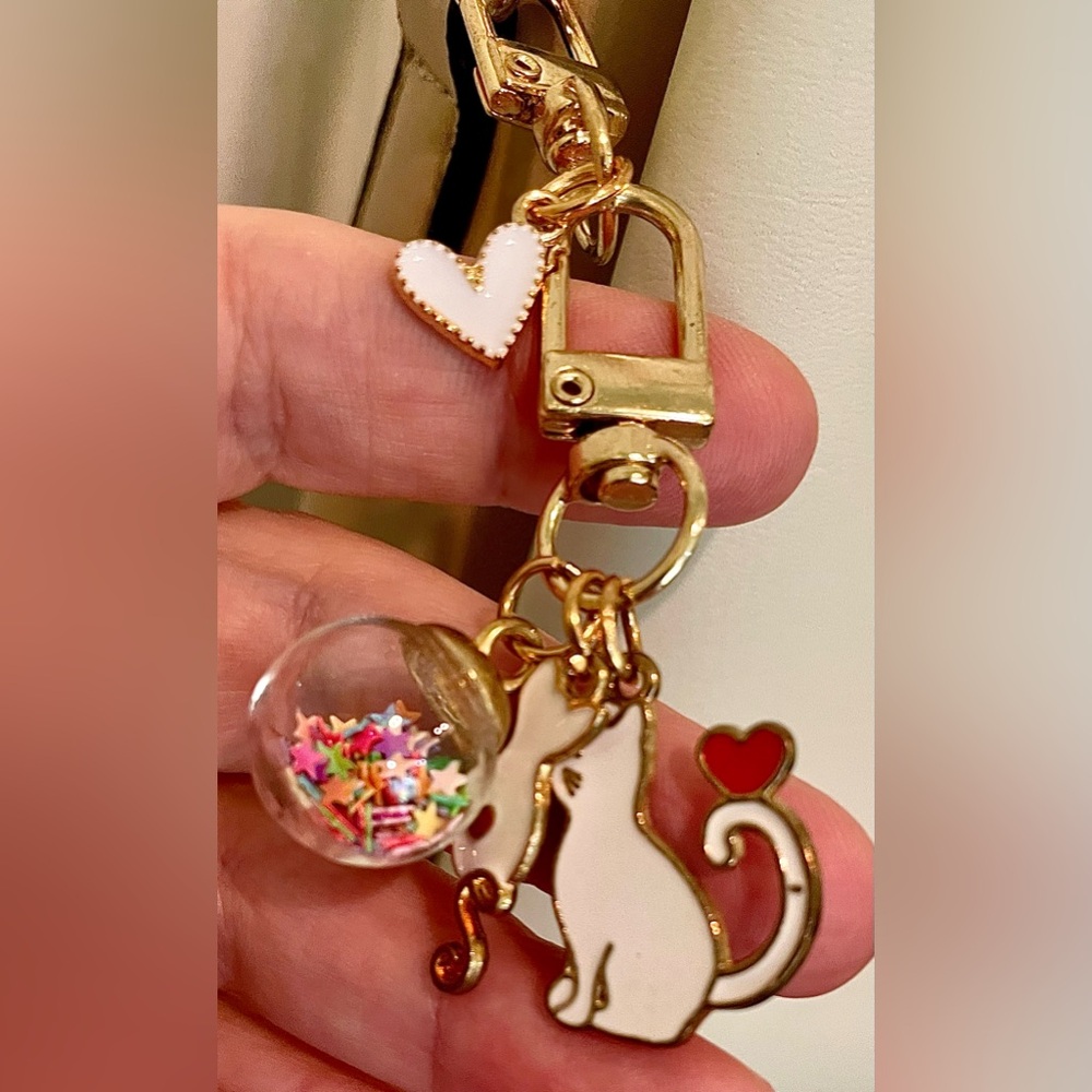 Crossbody Structured Bag Gold Handles Adjustable Strap + Free Bag Charms! NWOT - Picture 11 of 13